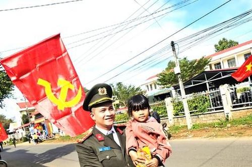 Công an nhân dân tổ chức nhiều hoạt động ý nghĩa tại buôn làng Đắk Lắk