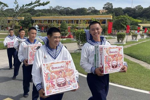 Omachi mang không khí xuân rạng rỡ đến với Trường Sa