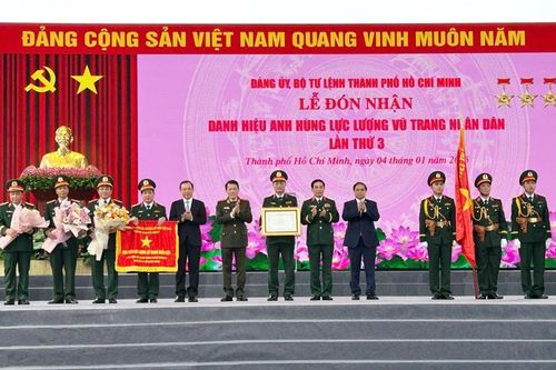Bộ Tư lệnh TP Hồ Chí Minh đón nhận danh hiệu Anh hùng Lực lượng vũ trang nhân dân