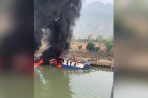 Nổ tàu chở dầu ở Ninh Bình làm 3 người bị thương