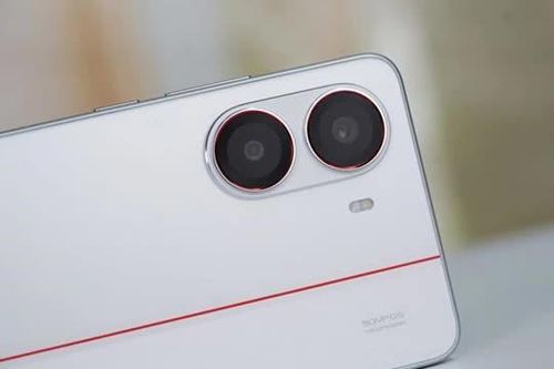 Smartphone cấu hình 'khủng', thiết kế độc đáo và khả năng chống nước vượt trội, giá gần 6,6 triệu đồng