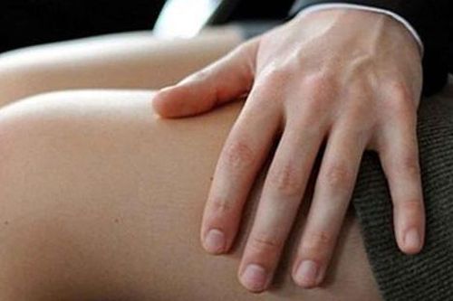 Một cán bộ ở Cà Mau bị bắt vì sàm sỡ nữ sinh trong lúc sửa ống nước