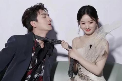 Triệu Lệ Dĩnh và Lâm Canh Tân công khai 'hẹn hò' ngay ngày đầu năm mới