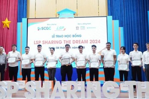 LSP trao học bổng cho sinh viên có hoàn cảnh khó khăn