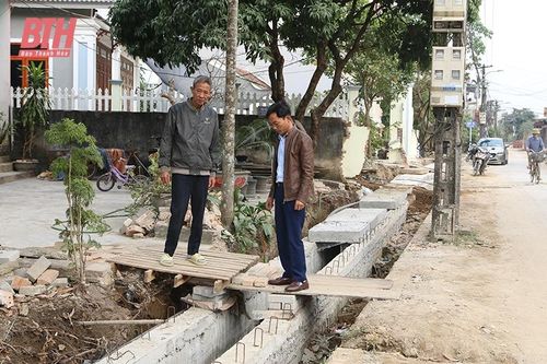 Hiến đất mở đường để 'làng lên phố'