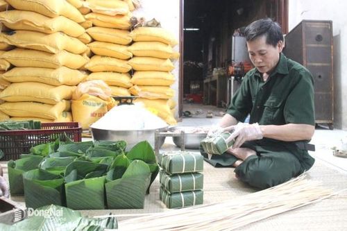 Làng nghề bánh chưng Hố Nai vào mùa Tết