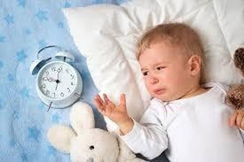 Trẻ khó ngủ về đêm có thể do những nguyên nhân nào?