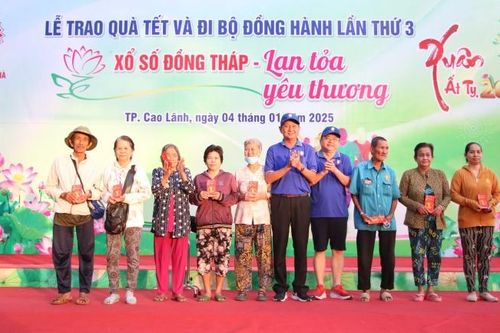 1.000 người tham gia đi bộ đồng hành với thông điệp 'Xổ số Đồng Tháp - Lan tỏa yêu thương'