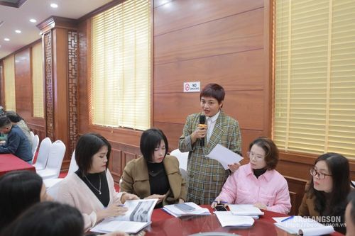 Hội thảo xây dựng tài liệu lồng ghép giáo dục môi trường vào chương trình dạy học