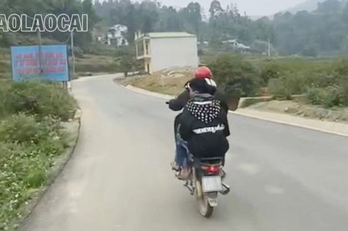 Công an huyện Si Ma Cai xử phạt 1 đối tượng 'bốc đầu' xe mô tô