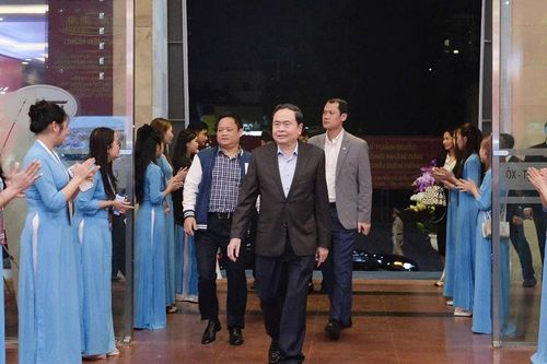 Chủ tịch Quốc hội Trần Thanh Mẫn dự tổng duyệt Lễ trao Giải Diên Hồng lần thứ ba