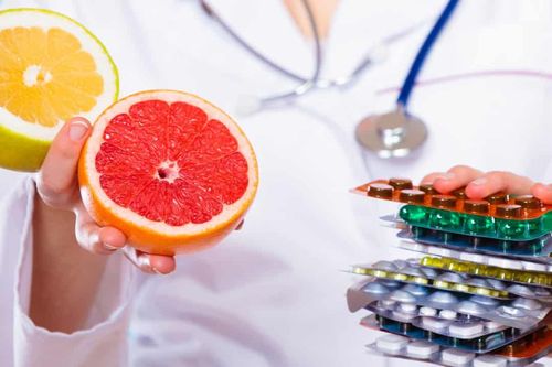 Nhóm thực phẩm có thể gây bất lợi khi uống thuốc