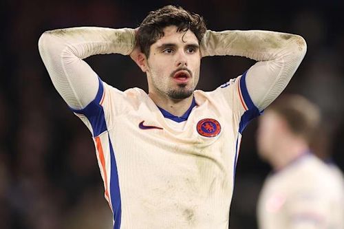 Chelsea hụt hơi đua vô địch