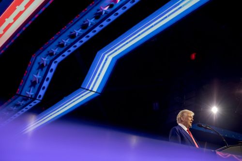 Giới doanh nghiệp Mỹ đổ xô 'lấy lòng' ông Trump trong phút chót