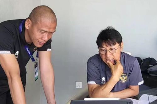 Rộ tin đồn HLV Shin Tae Yong chia tay ĐT Indonesia sau AFF Cup, 'cánh tay phải' lập tức lên tiếng