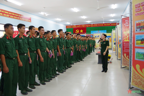 Phá thế 'kiềng ba chân' của địch