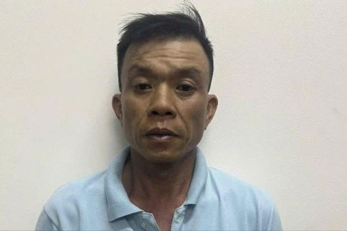 Tạm giữ người đánh, ném pháo vào người khác sau va chạm giao thông