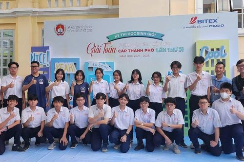 TPHCM: Hơn 2.000 học sinh tham gia thi giải toán trên máy tính cầm tay
