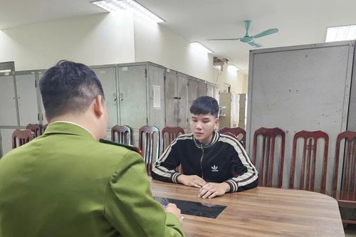 Tạm giữ nam thanh niên 'thông chốt', tông 1 Cảnh sát bị thương