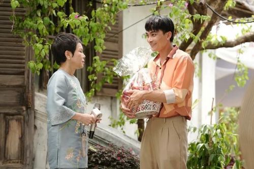 Phim 'Chị dâu' sắp chạm mốc 100 tỷ đồng, 'Kính vạn hoa' đối diện lỗ nặng