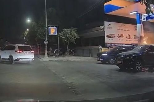 Xác minh tài xế lùi ô tô vào cây xăng gây cháy ở Bắc Ninh