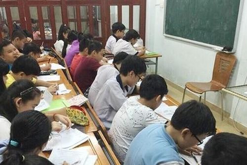 Cấm dạy thêm ở bậc tiểu học; ĐH Quốc gia Hà Nội tinh giản 11 đơn vị