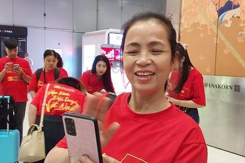 Nhà đội trưởng Duy Mạnh mở hội, đầu tư màn hình lớn 50m2 cho bà con cổ vũ đội tuyển