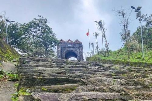Mục sở thị 'cổng trời' trăm năm trên đỉnh Đèo Ngang