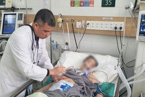 Uống thuốc nam có chất độc hạt mã tiền khiến một người phụ nữ ngừng thở