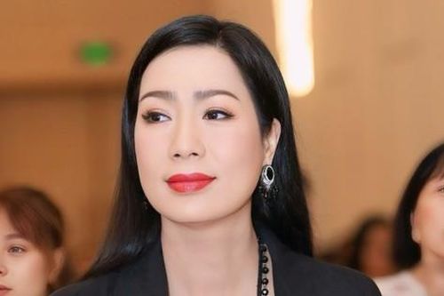 Á hậu Trịnh Kim Chi khoe nhan sắc tuổi U60 gây chú ý