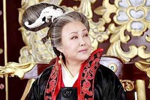 'Võ Tắc Thiên' Tư Cầm Cao Oa cô quạnh tuổi xế chiều