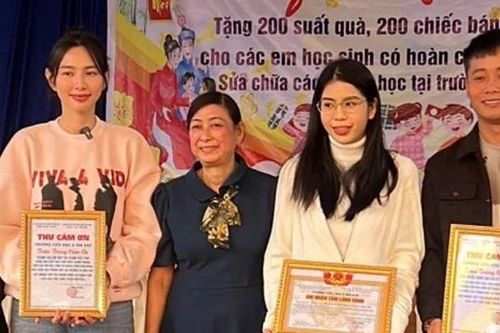 Thùy Tiên những ngày đầu năm, bận rộn cùng Team Châu Phi làm thiện nguyện