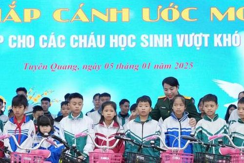 Phụ nữ Quân đội chắp cánh ước mơ