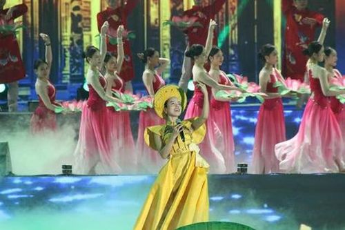 Rực rỡ đêm nghệ thuật tôn vinh bản sắc văn hóa các dân tộc ở Yên Bái