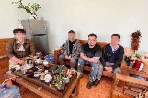 Khởi tố nhóm đối tượng làm việc tại phòng khám Bách Giai do sản xuất thuốc giả