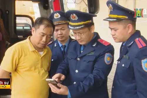 Tổng kiểm tra xe khách dịp cao điểm