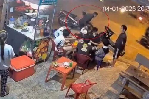 Phẫn nộ cảnh người đàn ông đánh đập nam sinh lớp 7 ở Bình Định