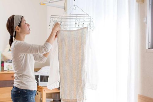 Cách làm khô quần áo cực nhanh vào mùa đông