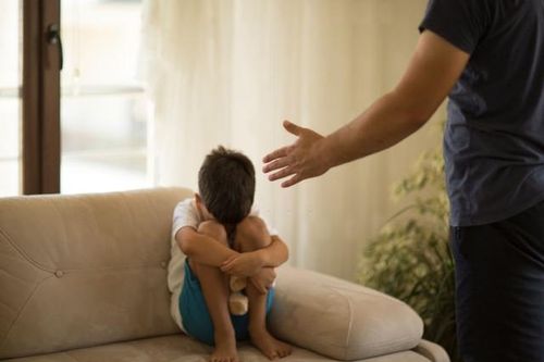 Giáo viên lâu năm: Nhiều học sinh rơi vào tuyệt vọng vì thường xuyên phải nghe 8 câu nói này của cha mẹ