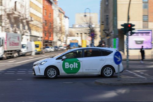 'Kình địch' của Uber sắp tiến vào mảng gọi xe ở Việt Nam?
