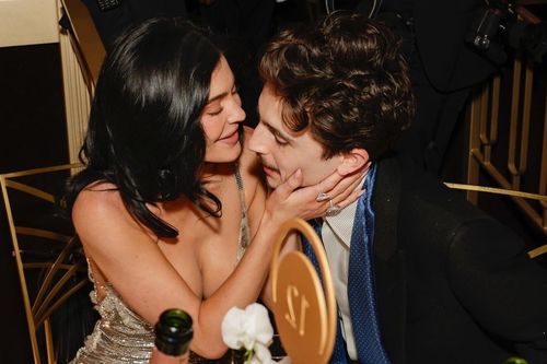 Kylie Jenner tình tứ với Timotheé Chalamet