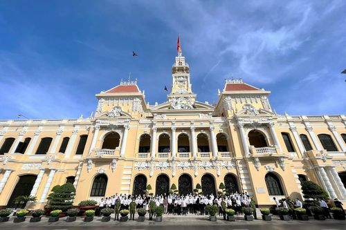 Tạm dừng tổ chức tham quan trụ sở HĐND và UBND TP Hồ Chí Minh