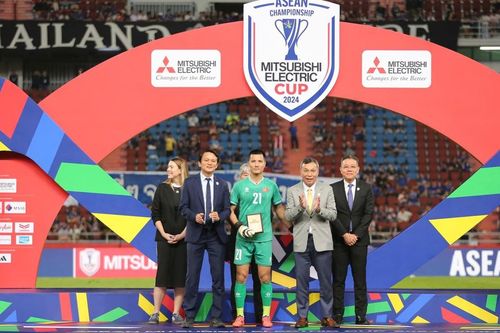 Thủ môn Đình Triệu: Từ quyết định bỏ bóng đá tới thủ môn hay nhất AFF Cup 2024