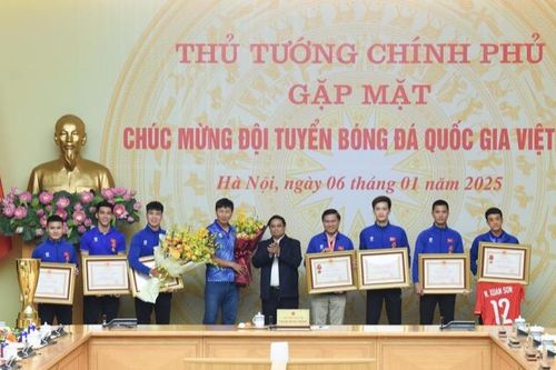 Giữ vững phong độ, vượt qua chính mình, nỗ lực vươn tới những đỉnh cao của bóng đá Việt Nam