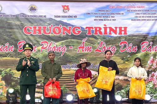 Đồn Biên phòng Làng Ho tổ chức Tết ấm trên miền biên cương