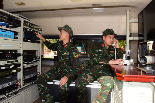 Huấn luyện thông tin sát thực tế nhiệm vụ