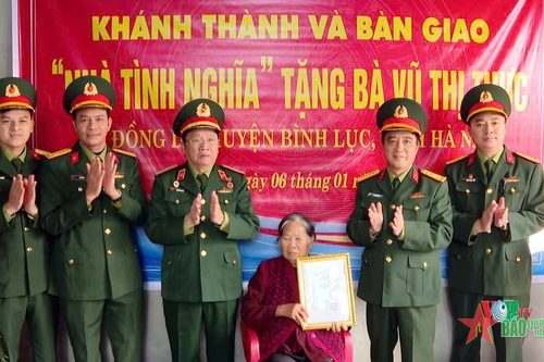 Tổng công ty 28 (Tổng cục Hậu cần) bàn giao Nhà tình nghĩa tặng gia đình người có công