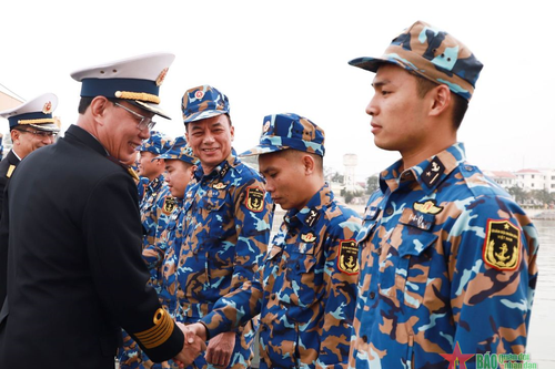 Các tàu của Vùng 3 Hải quân rời bến làm nhiệm vụ trực trên biển trong dịp Tết Nguyên đán 2025