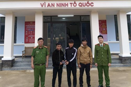 Nam sinh không tham của rơi