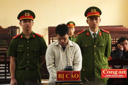 Nhớ mâu thuẫn cũ, thanh niên chém bạn nhậu tử vong
